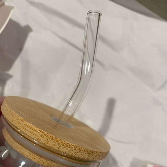 Cutest set of 2 daisy glasses( as seen on TIKTOK) reusable and oh so cute!🌼🌼 - Picture 7 of 7